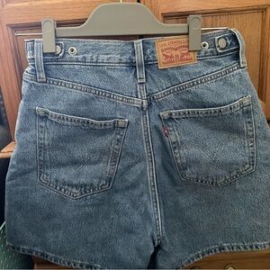 Levi's CINCH shorts